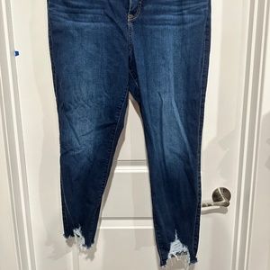 Torrid Jegging 22R - Skinny Super Soft High-Rise Jean - Destructed hem dark blue